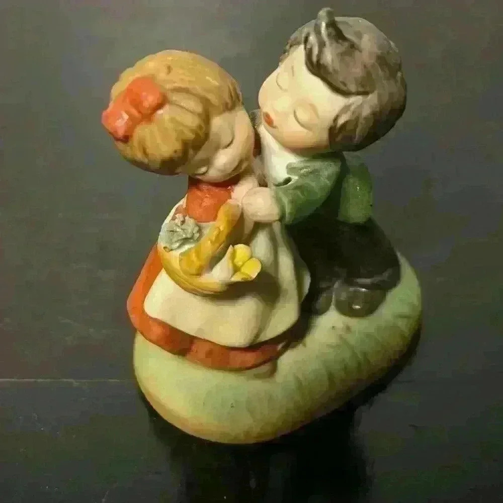 Vintage Enesco Porcelain Kissing Couple - Hugging young Boy & Girl - 2.5”